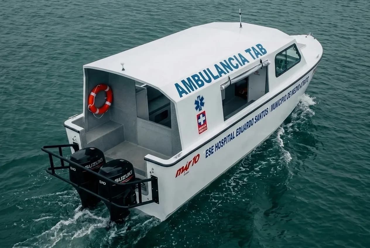 Ambulancia fluvial TAB del hospital Eduardo Santos navegando